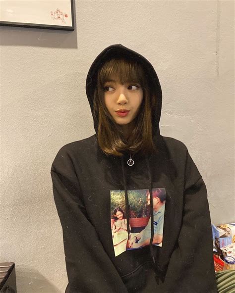 lisa blackpink hoodie